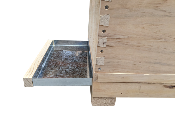 Beehive base with mesh and tray