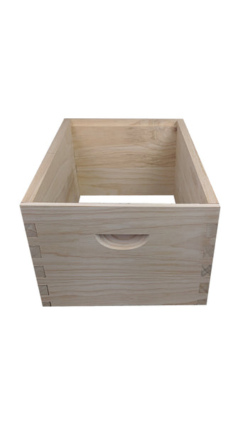 8 Frame Full Depth Beehive Super/Box Kit Including Frames and Foundation